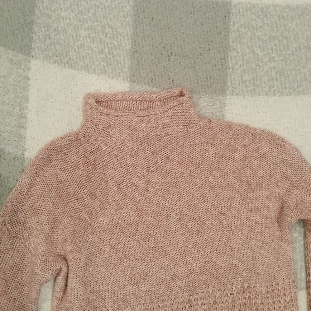 5/$25 american eagle. high neck sweater. medium - Picture 5 of 6